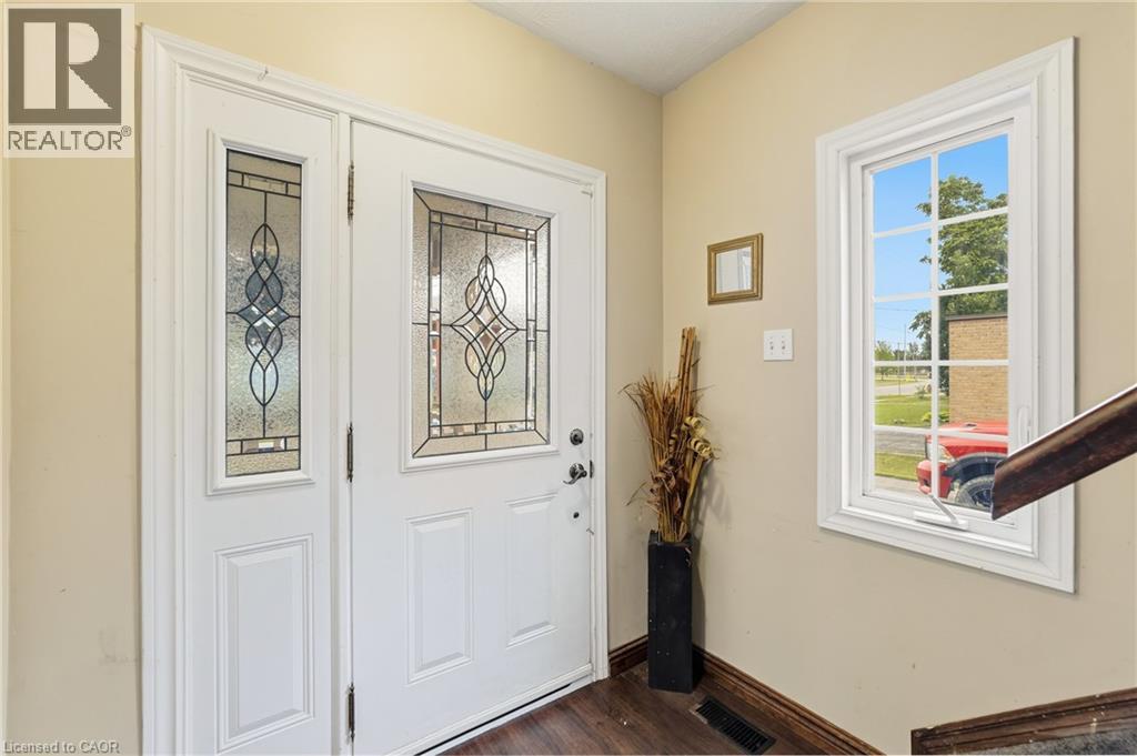 4-bedroom home for sale at 509 LOCK Street W, Dunnville ON · photo 5 of 31