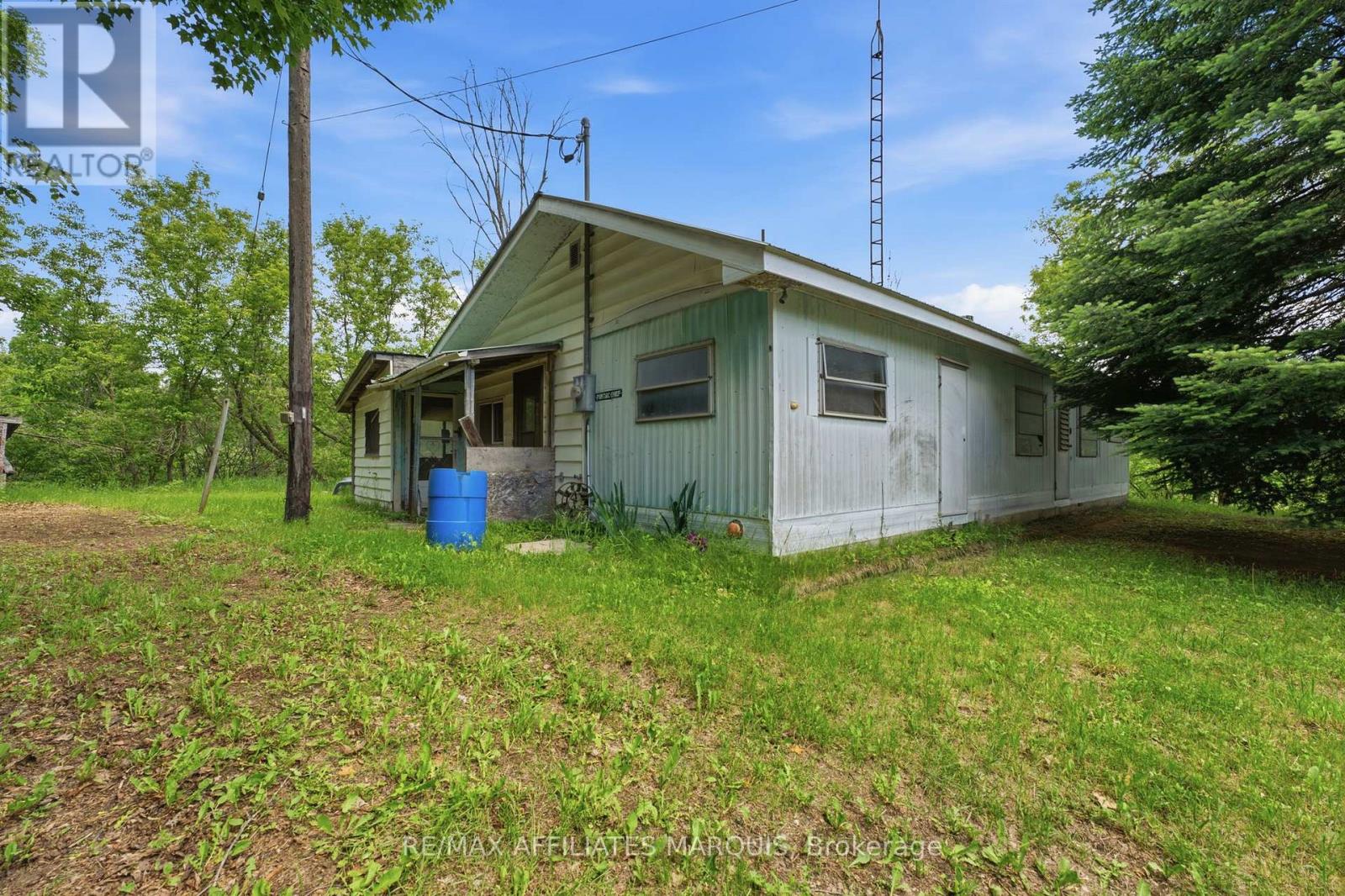 1195 THOMPSON ROAD - 1