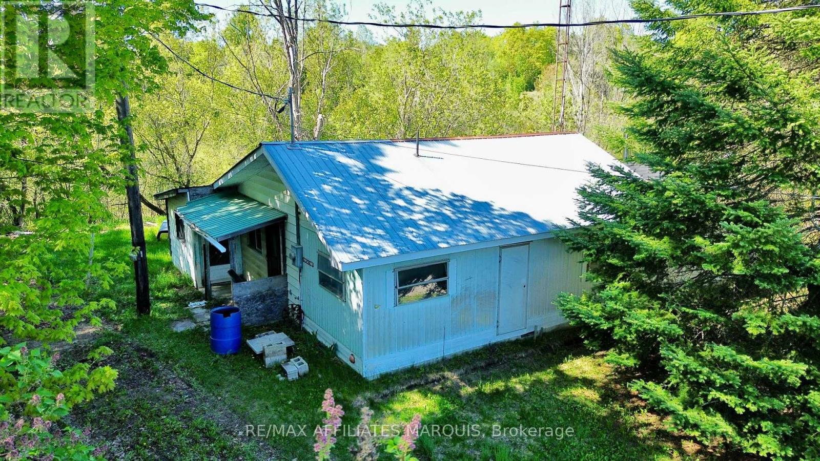 1195 THOMPSON ROAD - 2