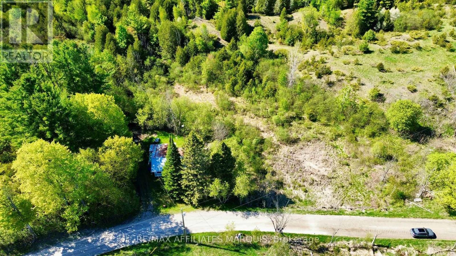 1195 THOMPSON ROAD - 4