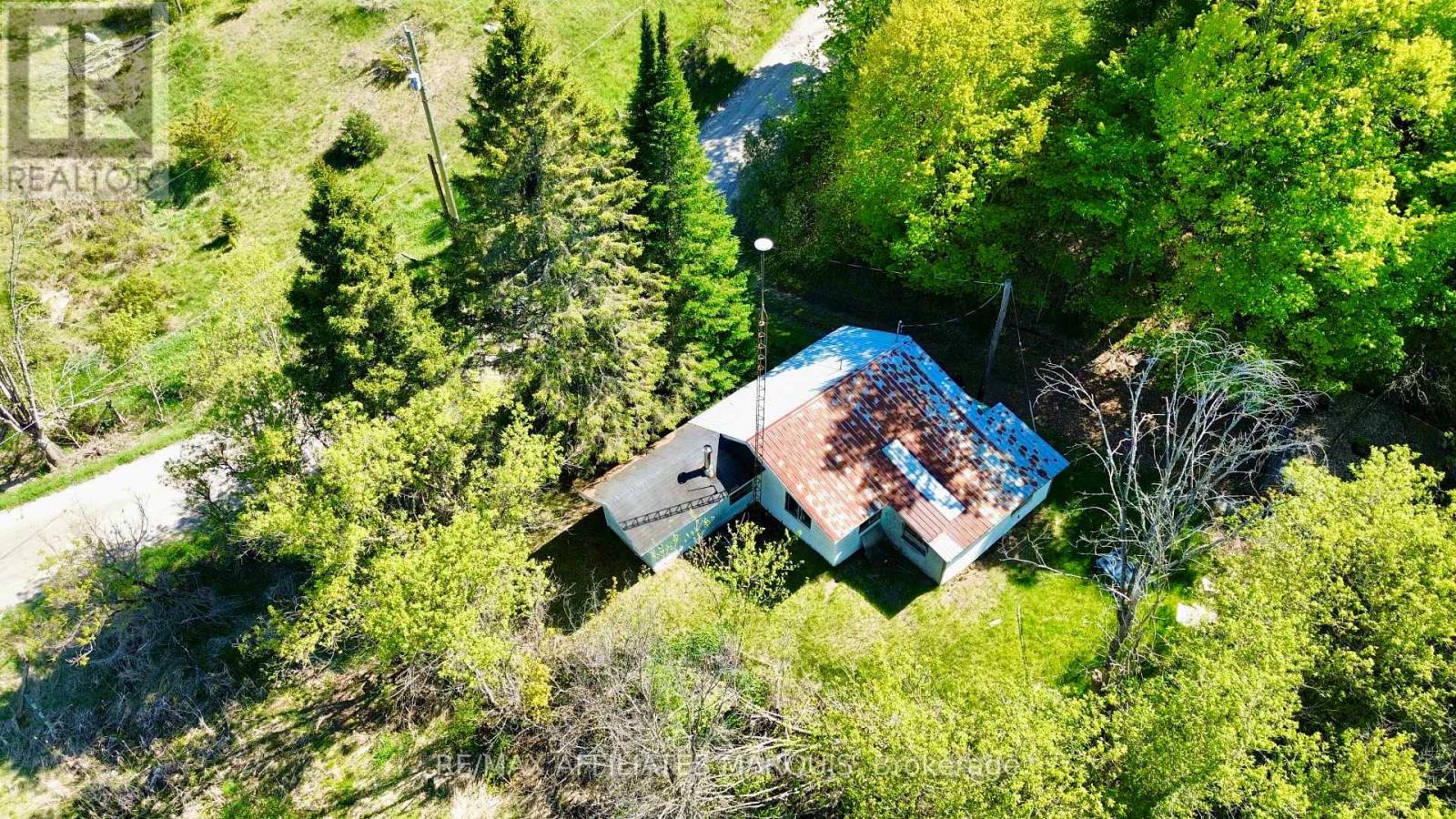 1195 THOMPSON ROAD - 7