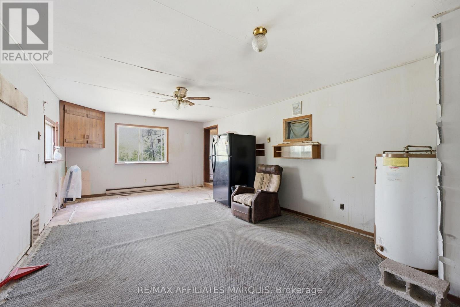 1195 THOMPSON ROAD - 8