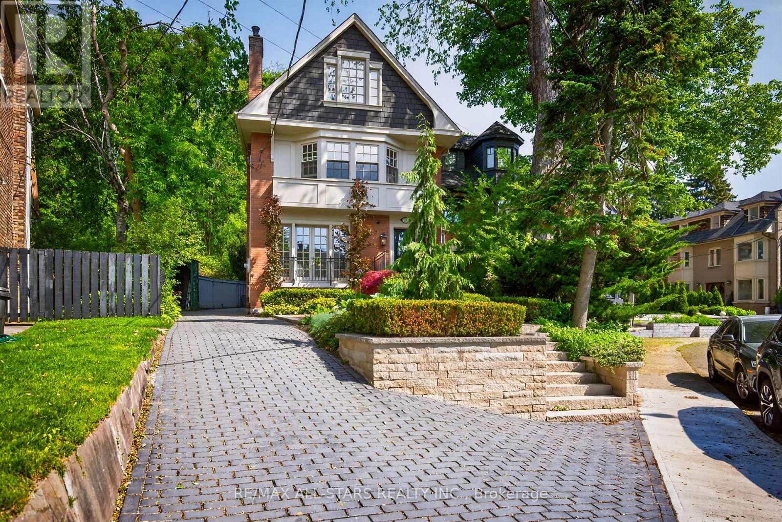 Listing photo of 30 EDGEWOOD CRESCENT