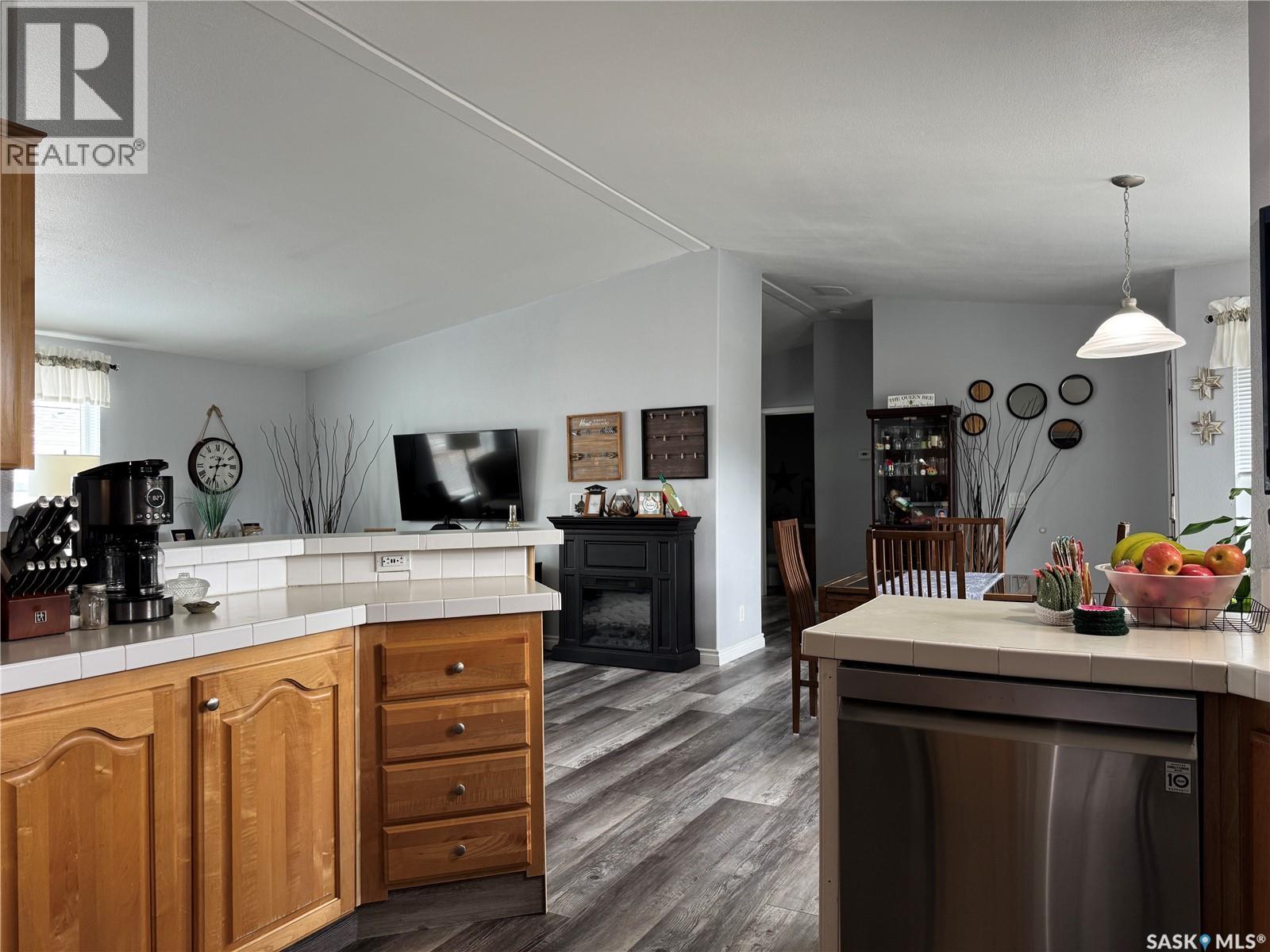 301 Tesky CRESCENT - 5