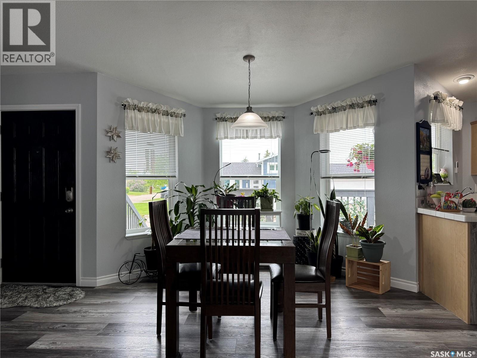301 Tesky CRESCENT - 6