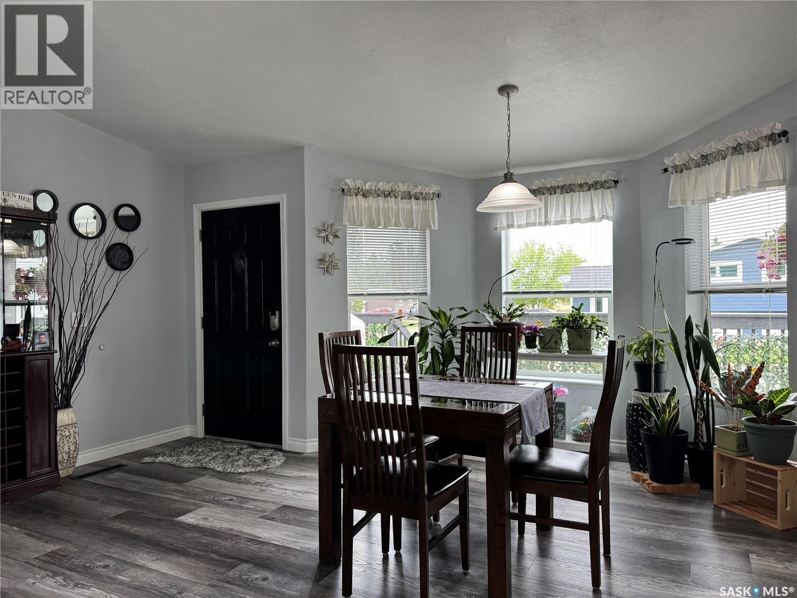 301 Tesky CRESCENT - 7