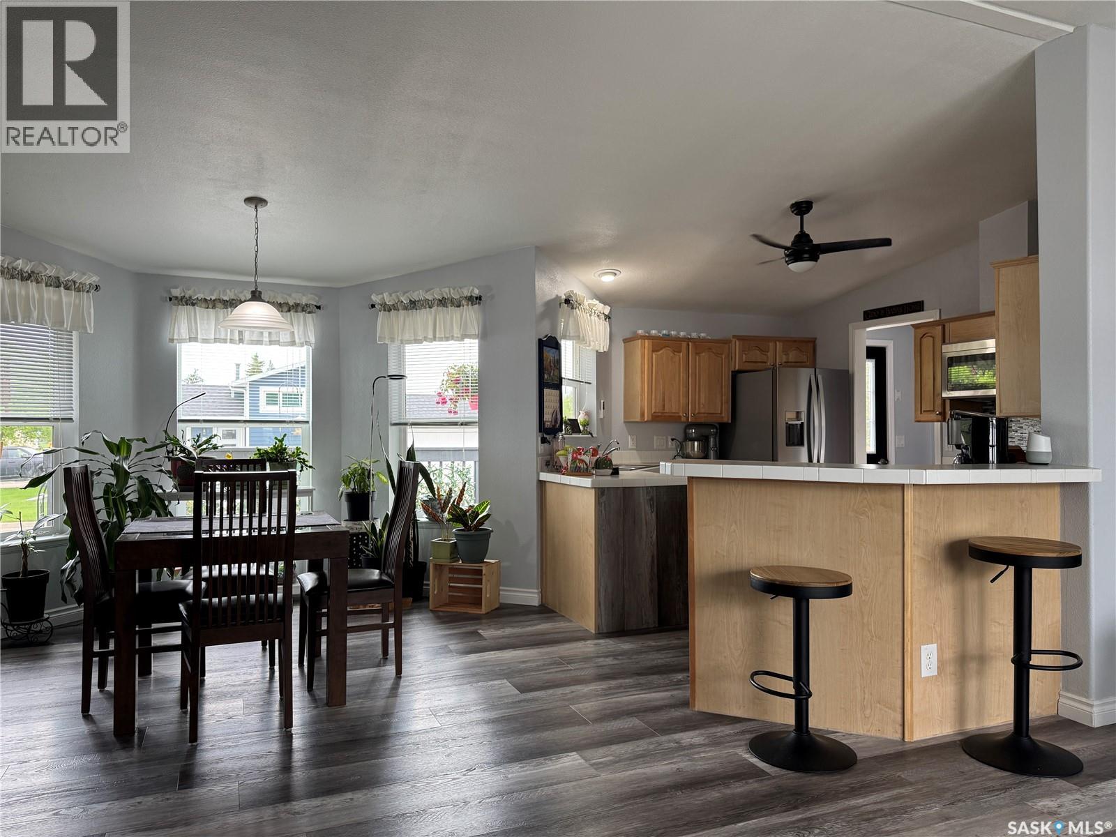 301 Tesky CRESCENT - 12