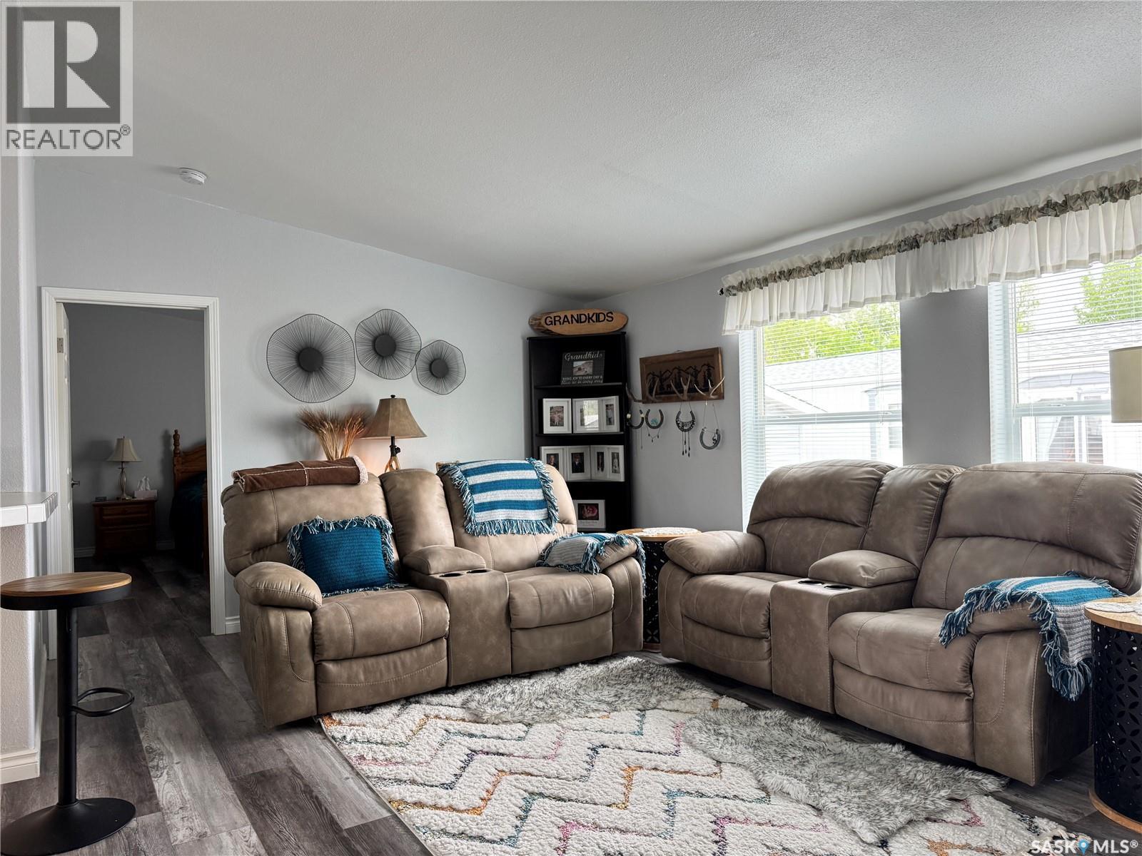 301 Tesky CRESCENT - 10