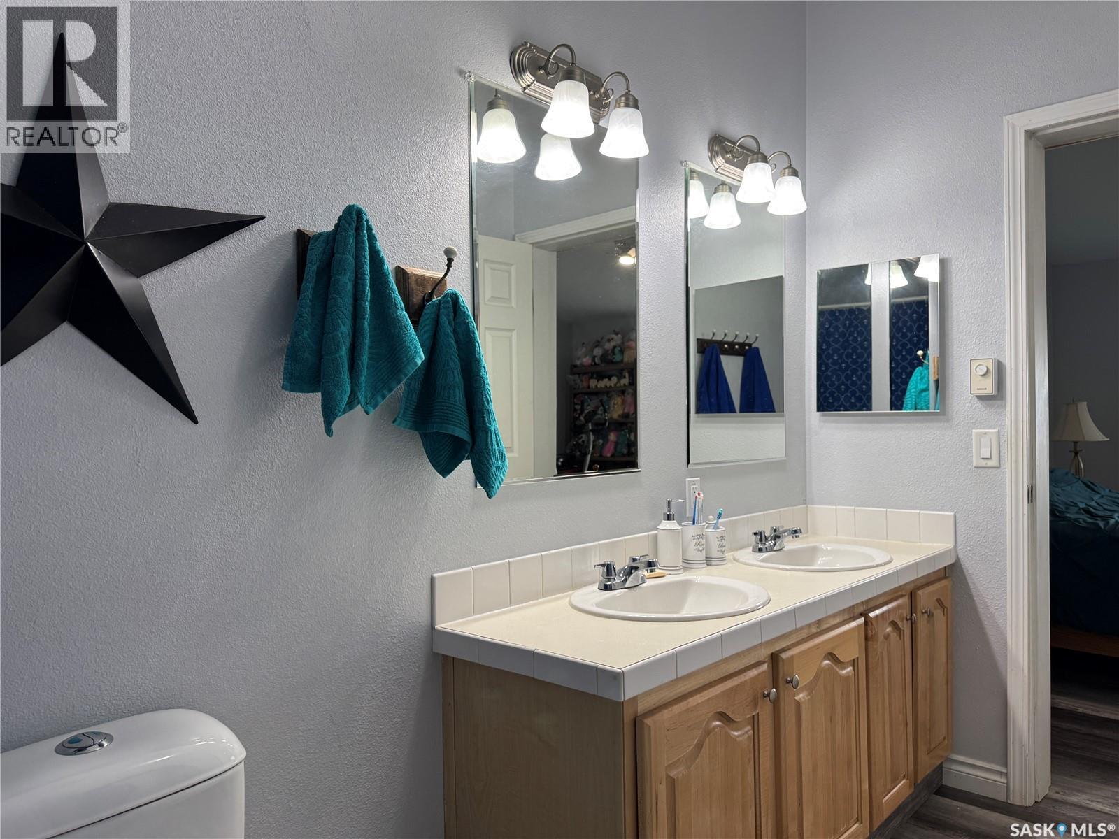 301 Tesky CRESCENT - 16