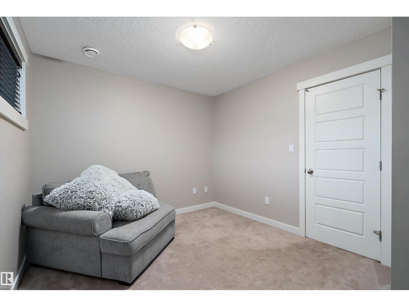 #160 401 SOUTHFORK DR - 33
