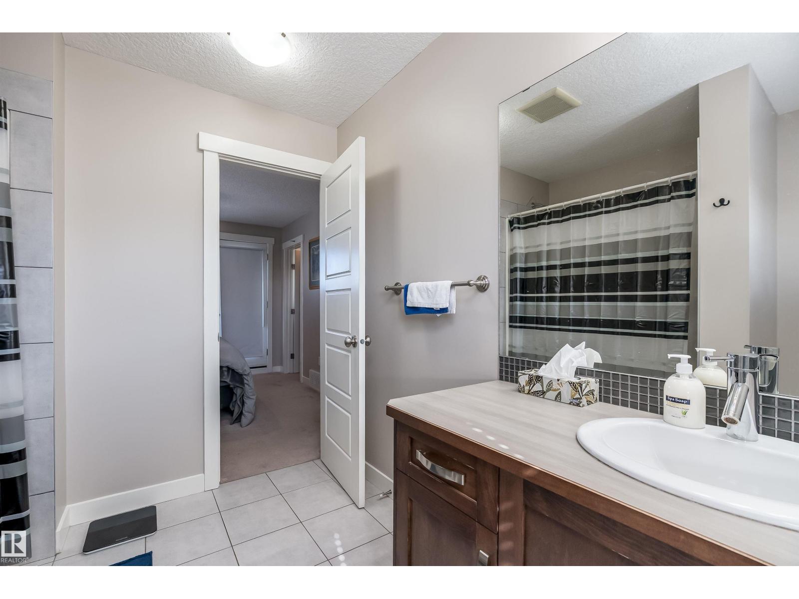 #160 401 SOUTHFORK DR - 25