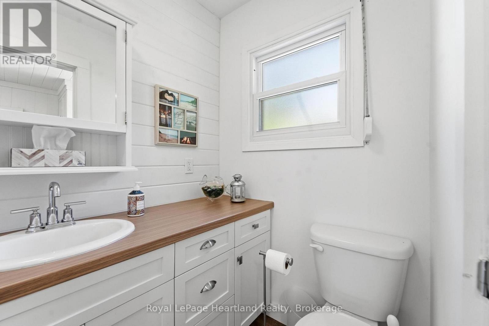 75 VICTORIA BEACH ROAD - 13