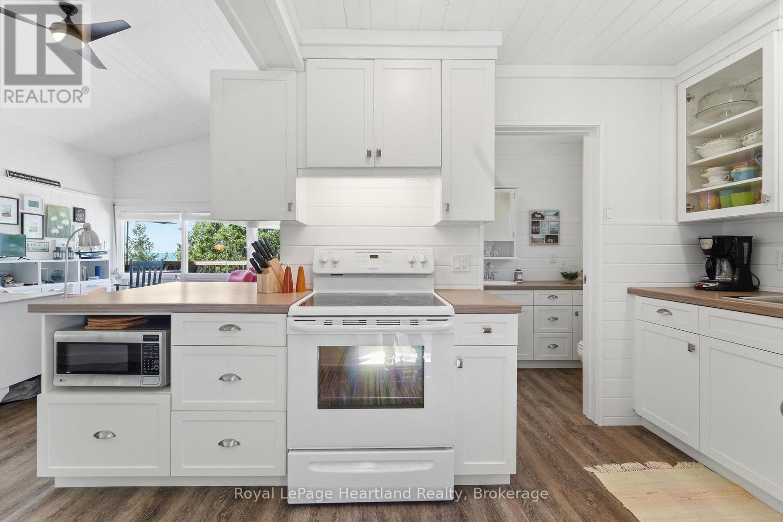 75 VICTORIA BEACH ROAD - 9
