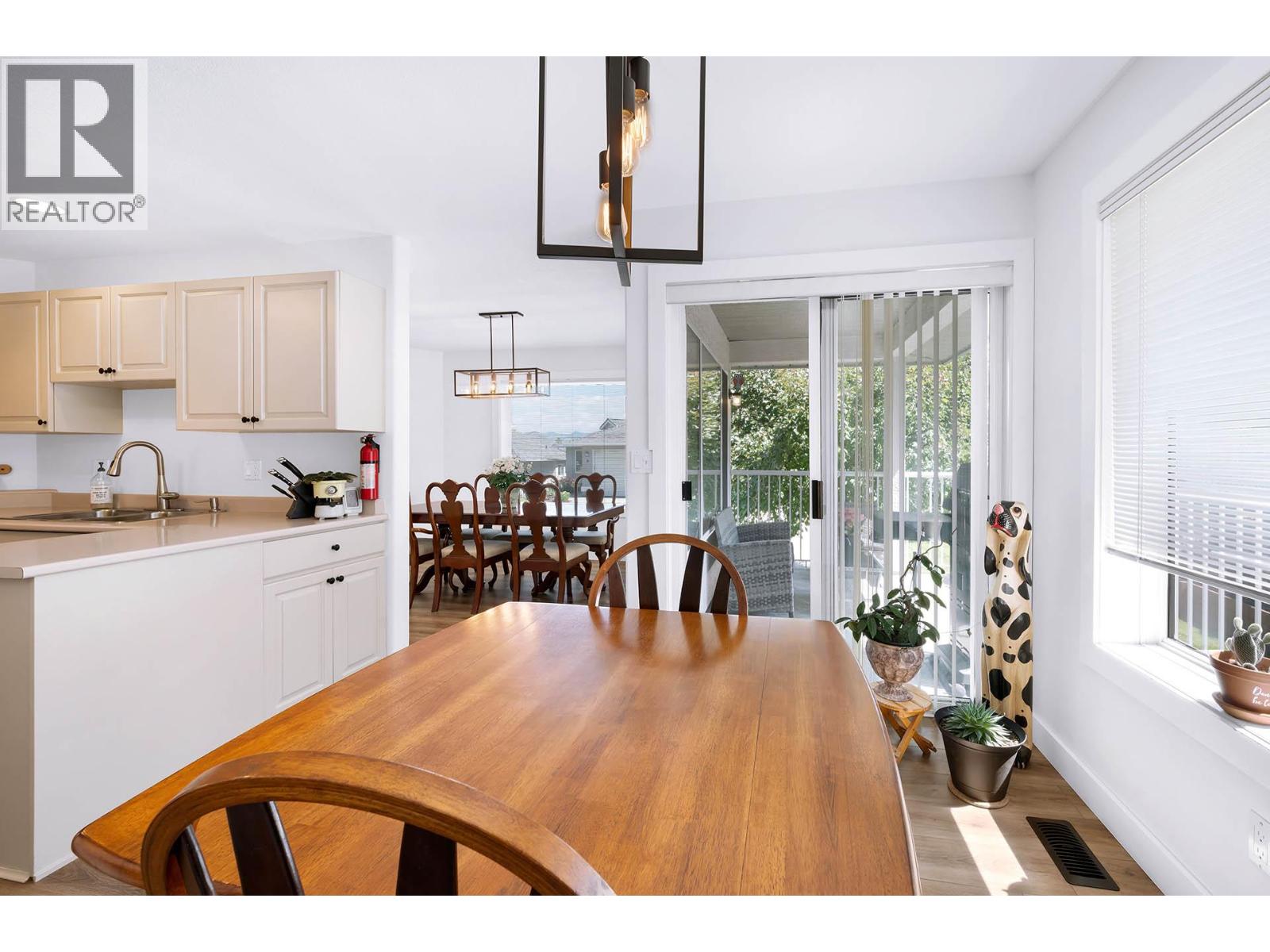 #11 1350 FINLAY Avenue - Image 9
