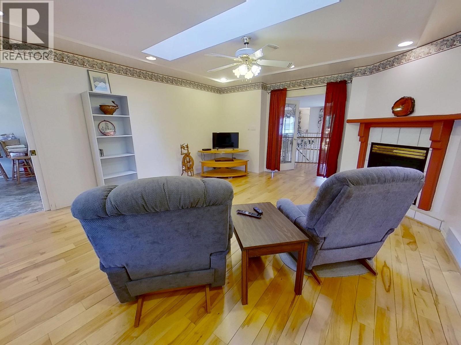 856 ROLPH STREET - 9