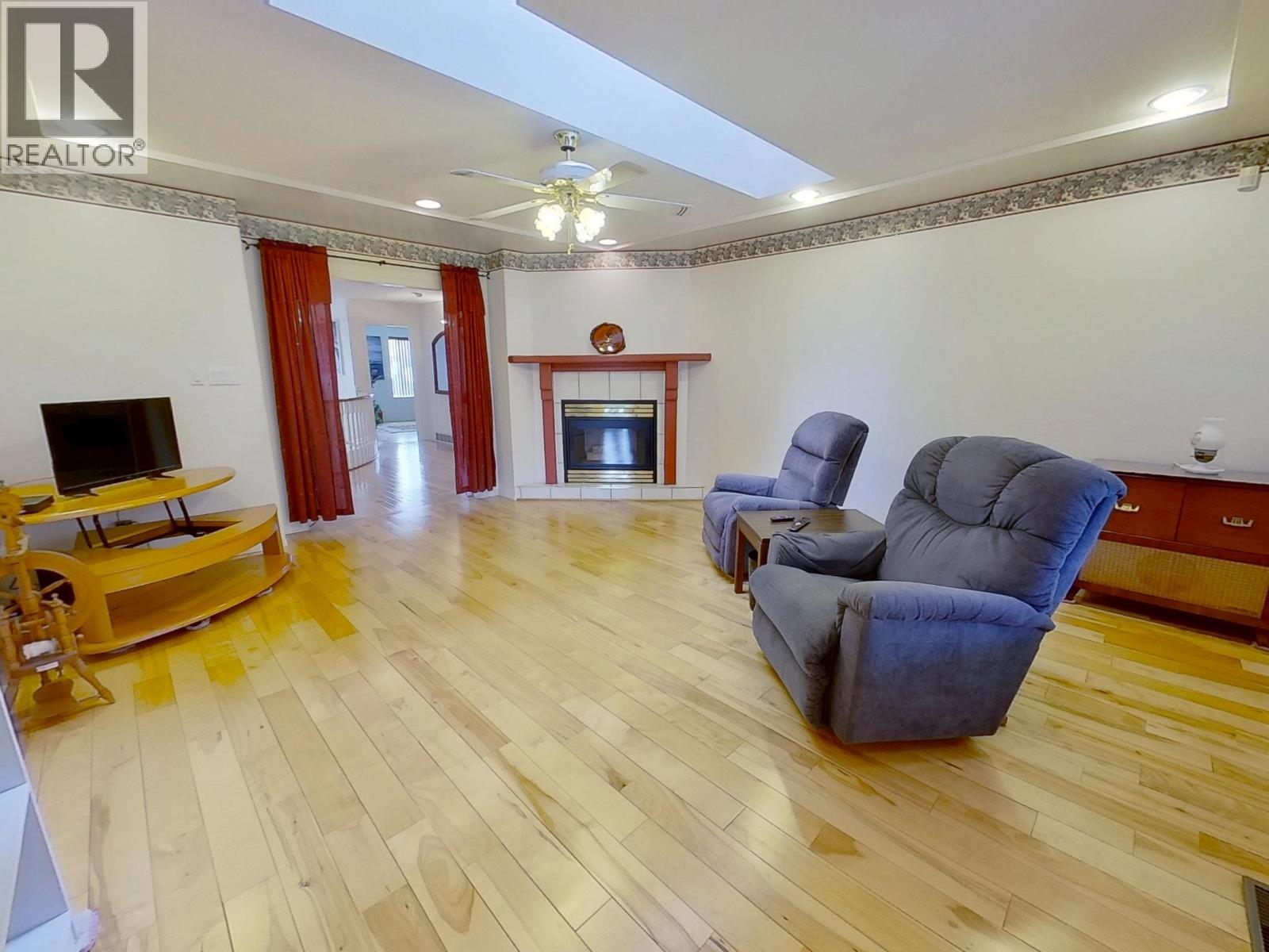 856 ROLPH STREET - 8