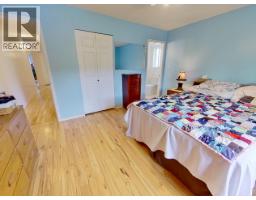 Foyer - 856 Rolph Street, Quesnel, BC V2J3M1 Photo 17