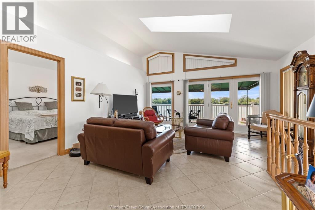 504 DALHOUSIE STREET - 12