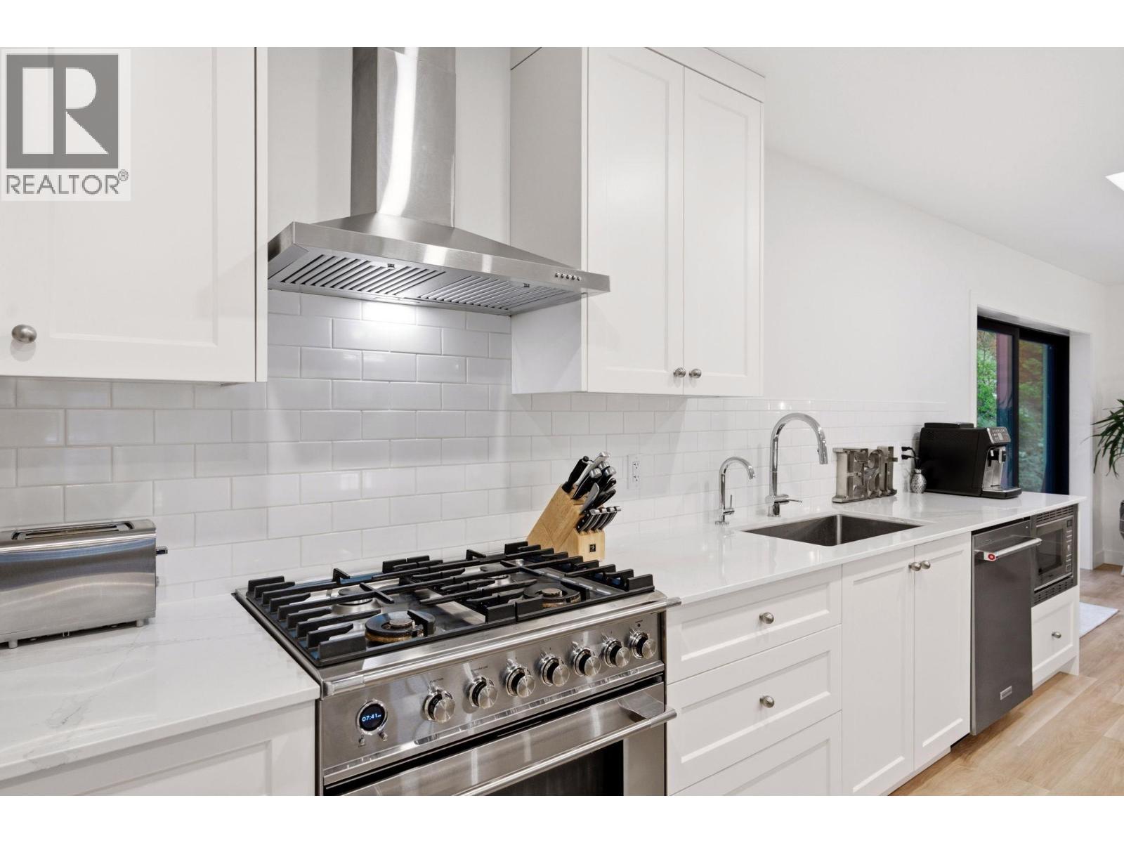 16515 Commonage Road - 12