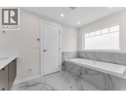 4717 Hemlock Way, Tsawwassen, BC V4M4G2 Photo 17