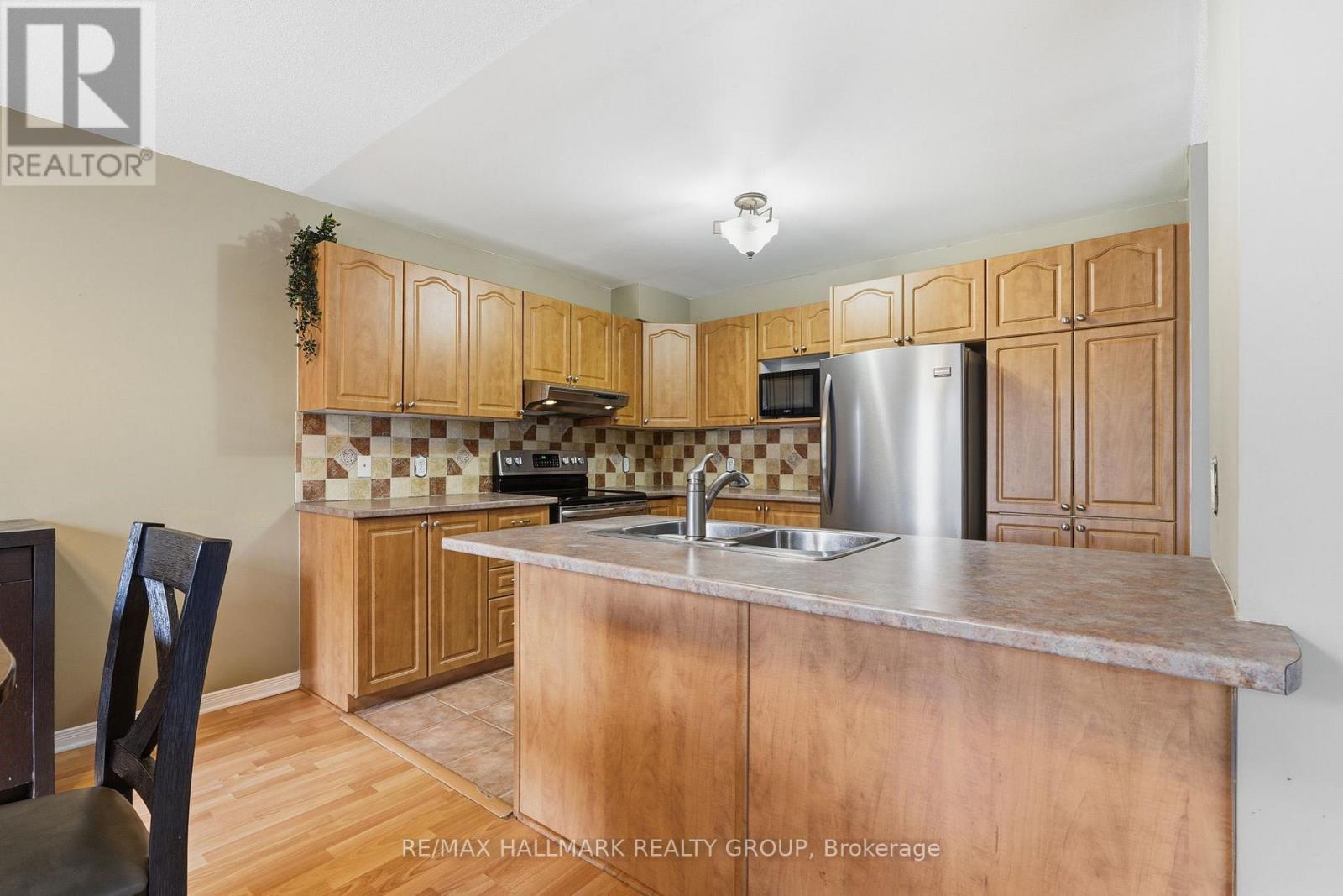 2122 PATRICIA STREET - 13