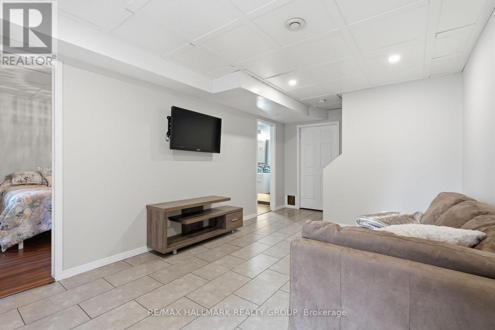 2122 PATRICIA STREET - 27