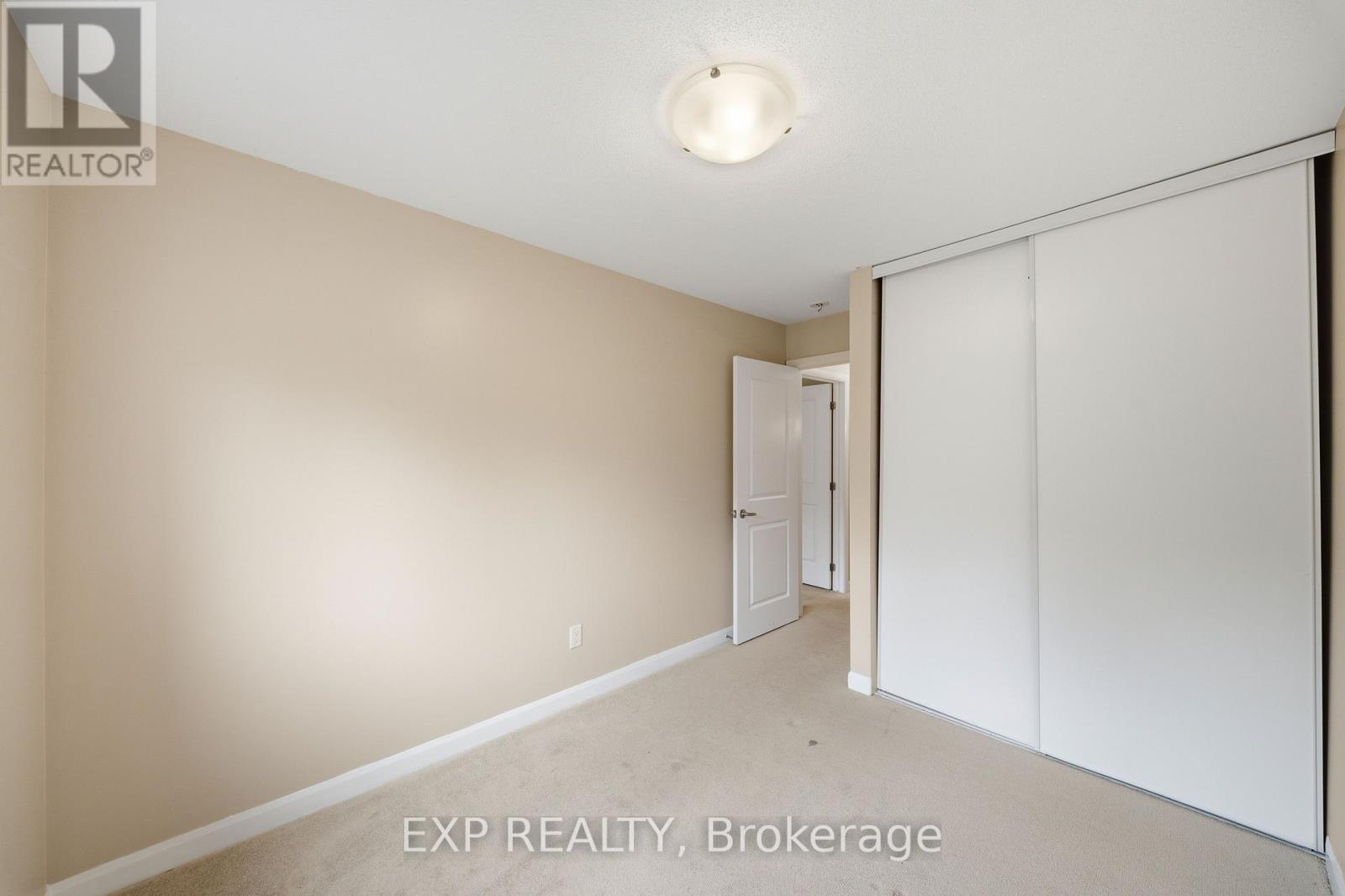 222 GEYSER PLACE - 24