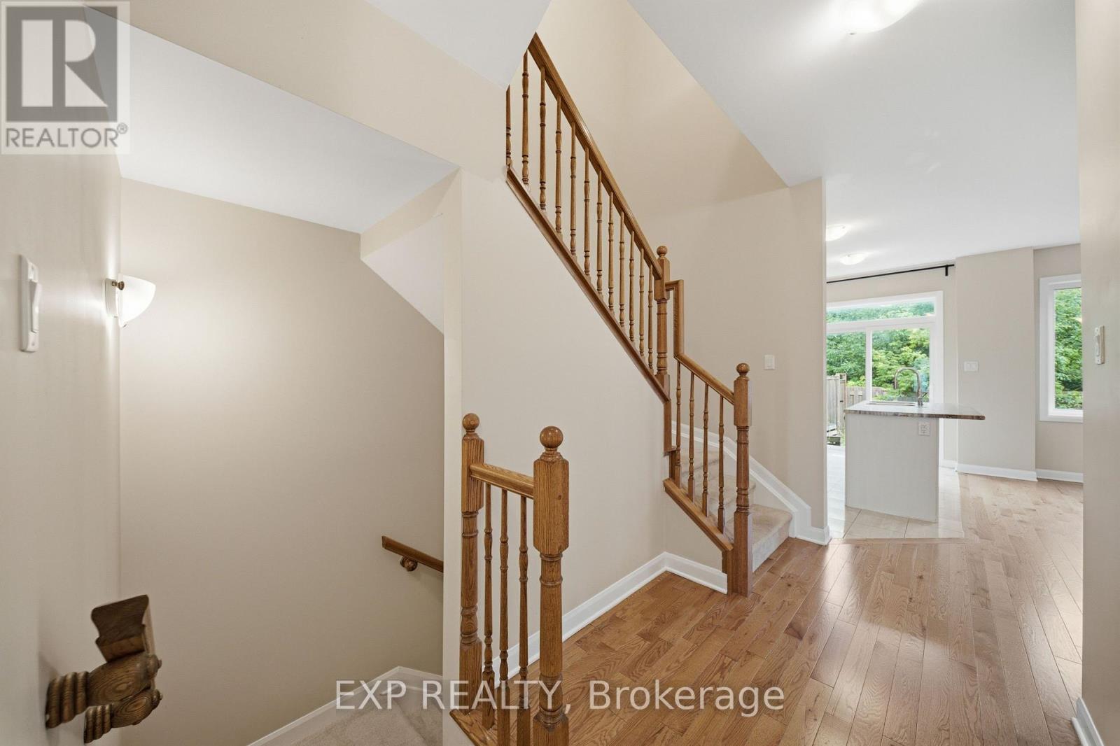 222 GEYSER PLACE - 3