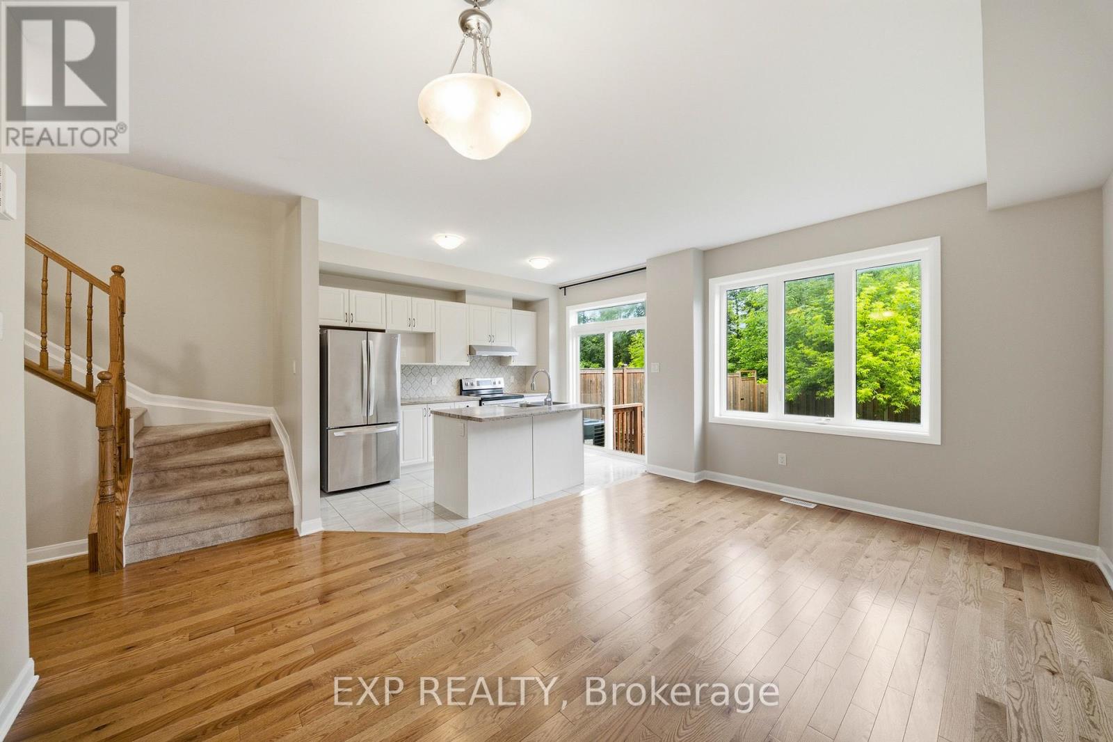 222 GEYSER PLACE - 5