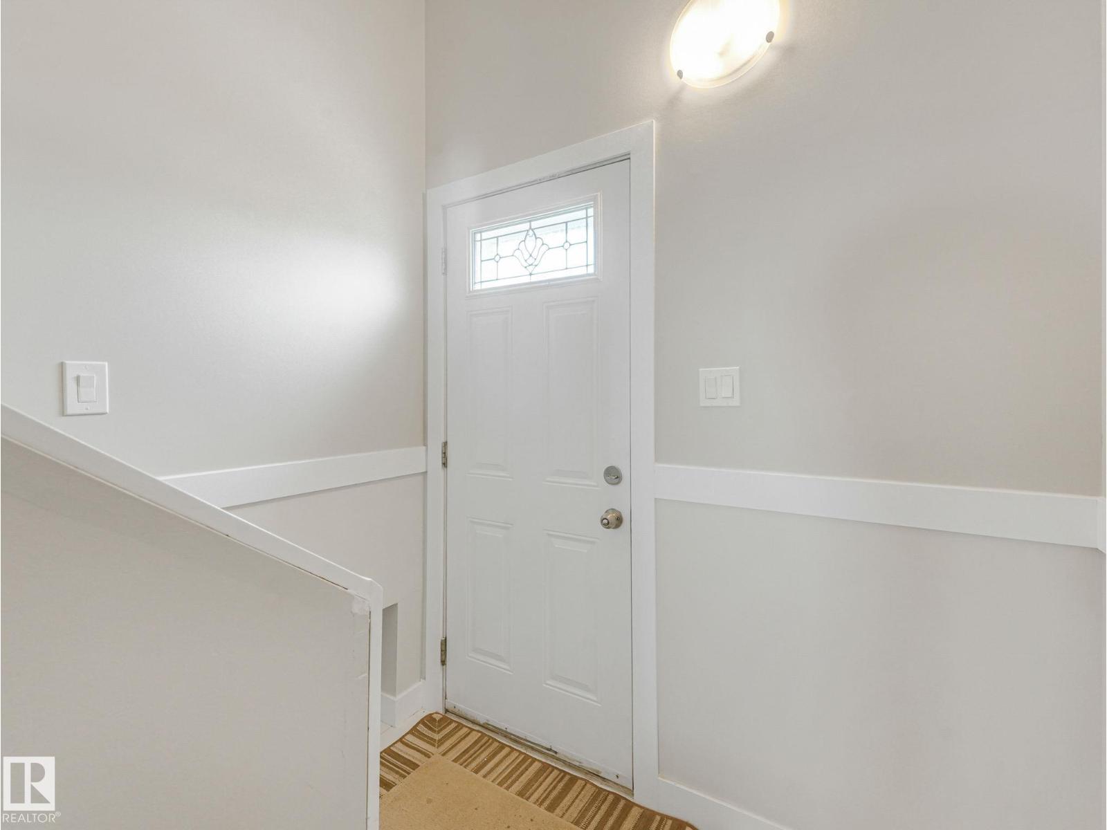 13807 92 ST NW - 15
