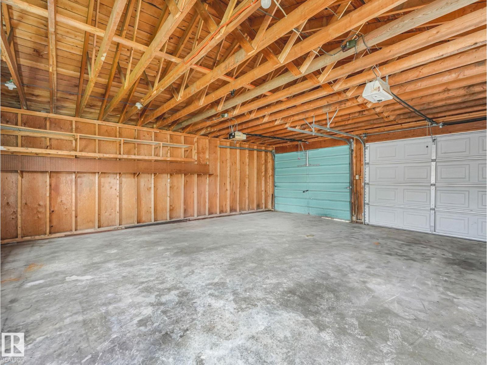 13807 92 ST NW - 44