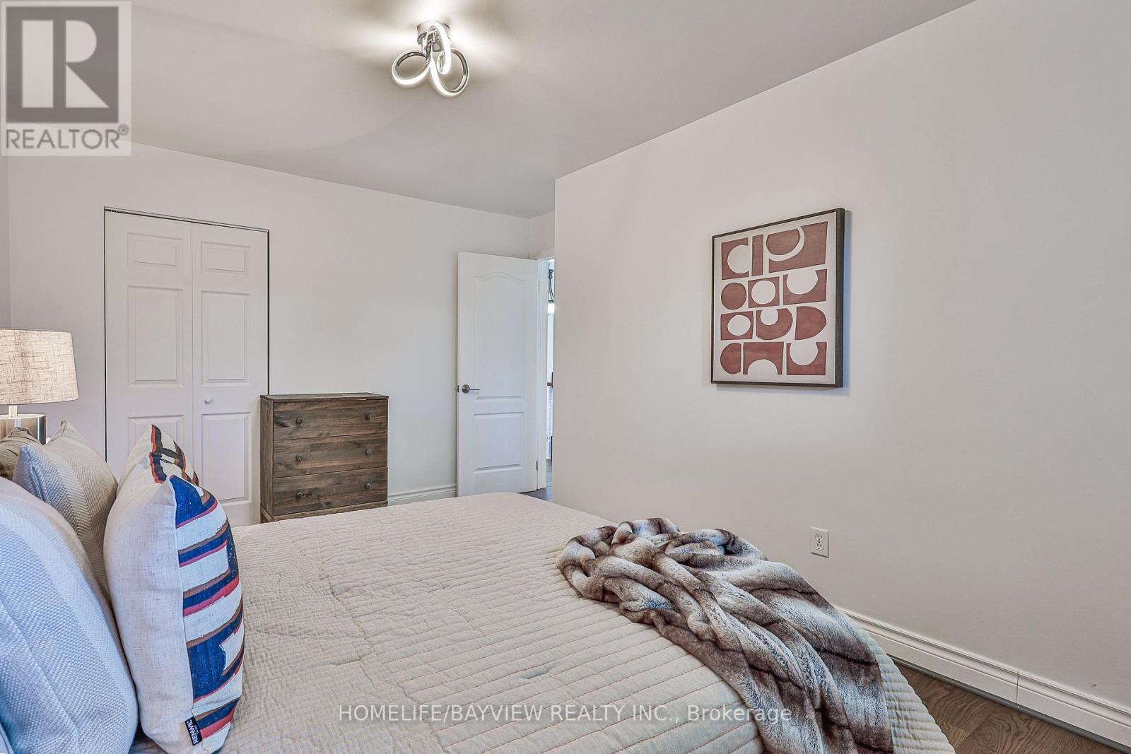 27 BEDLE AVENUE - 24