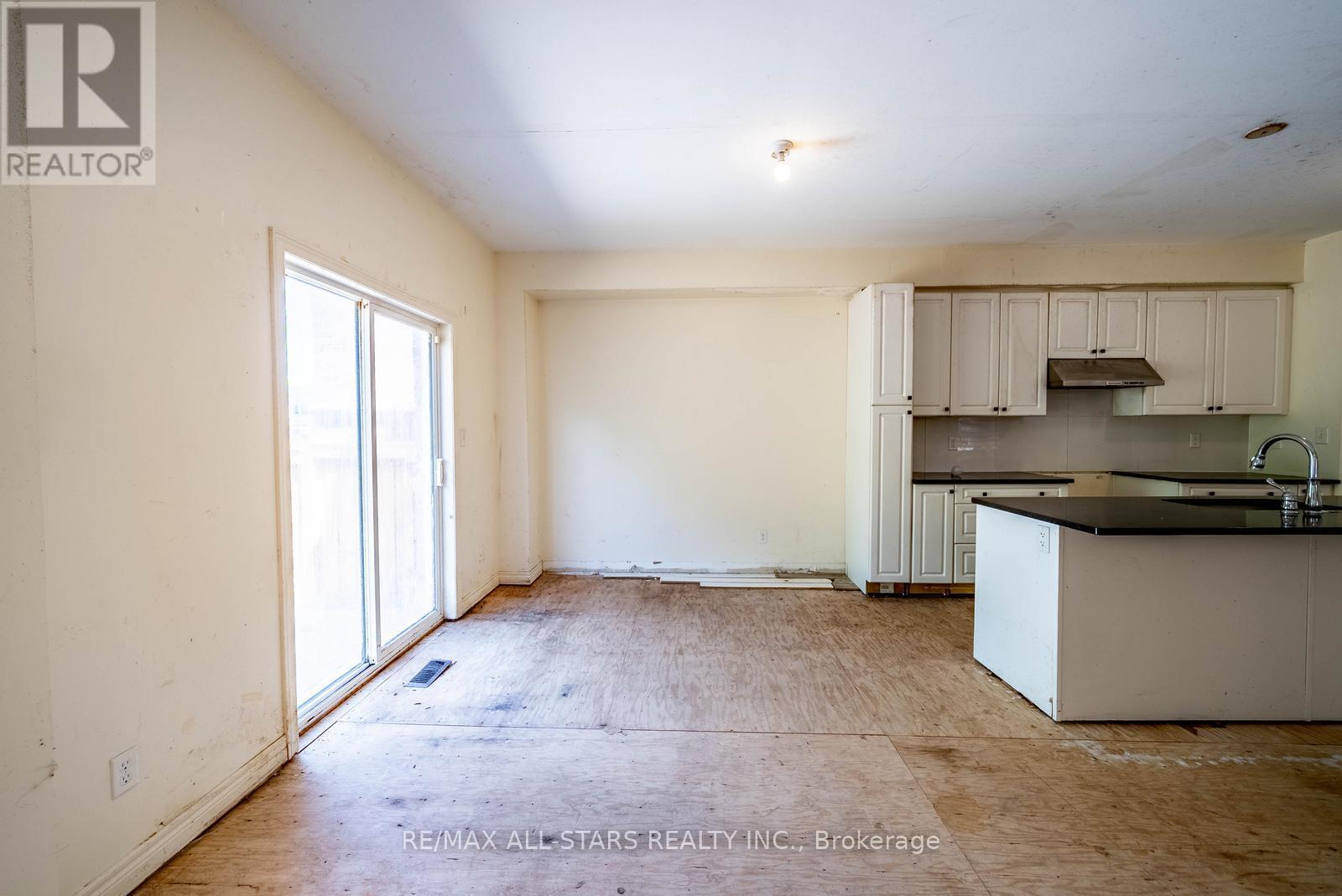 244 GREENWOOD ROAD - 16
