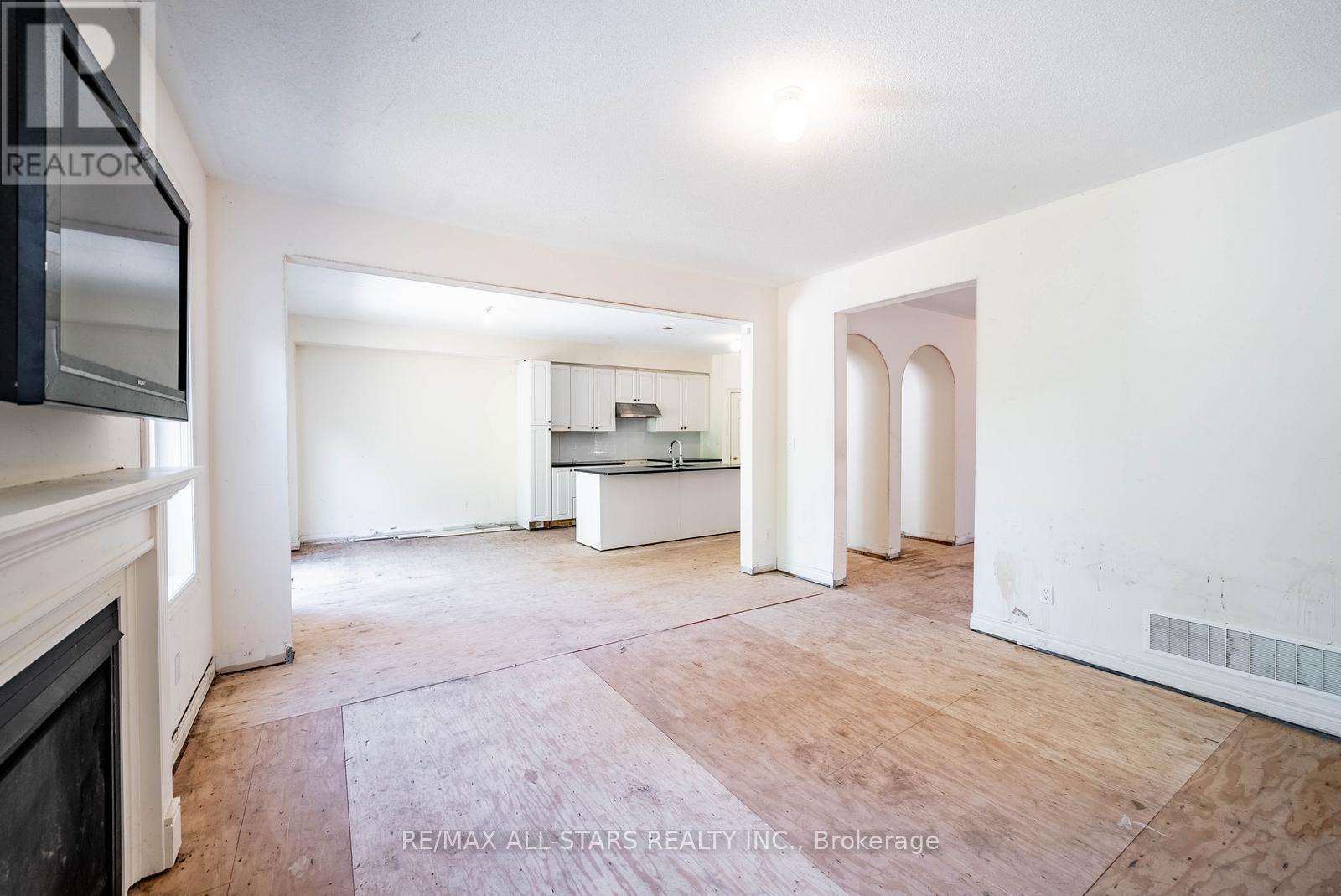 244 GREENWOOD ROAD - 19