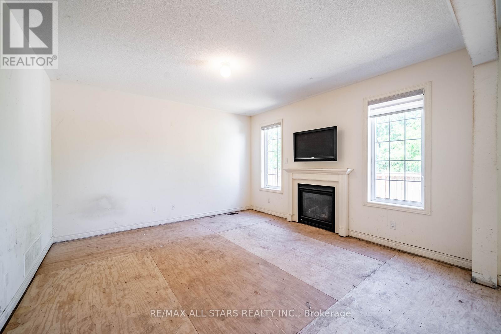 244 GREENWOOD ROAD - 17