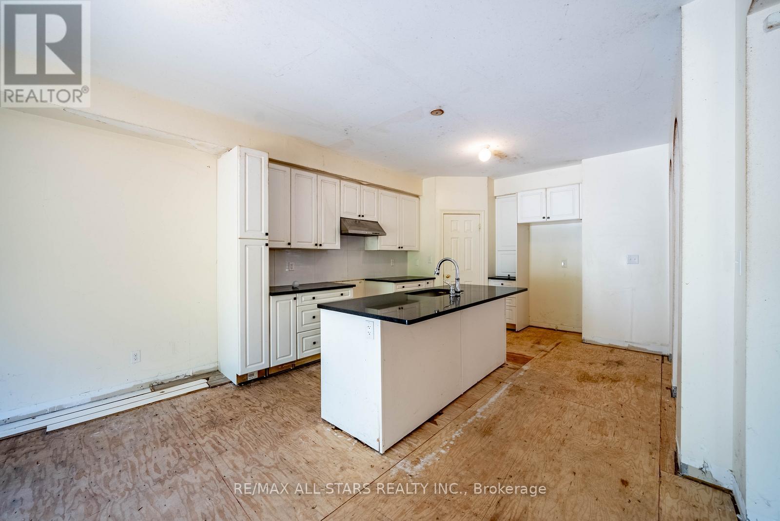 244 GREENWOOD ROAD - 13