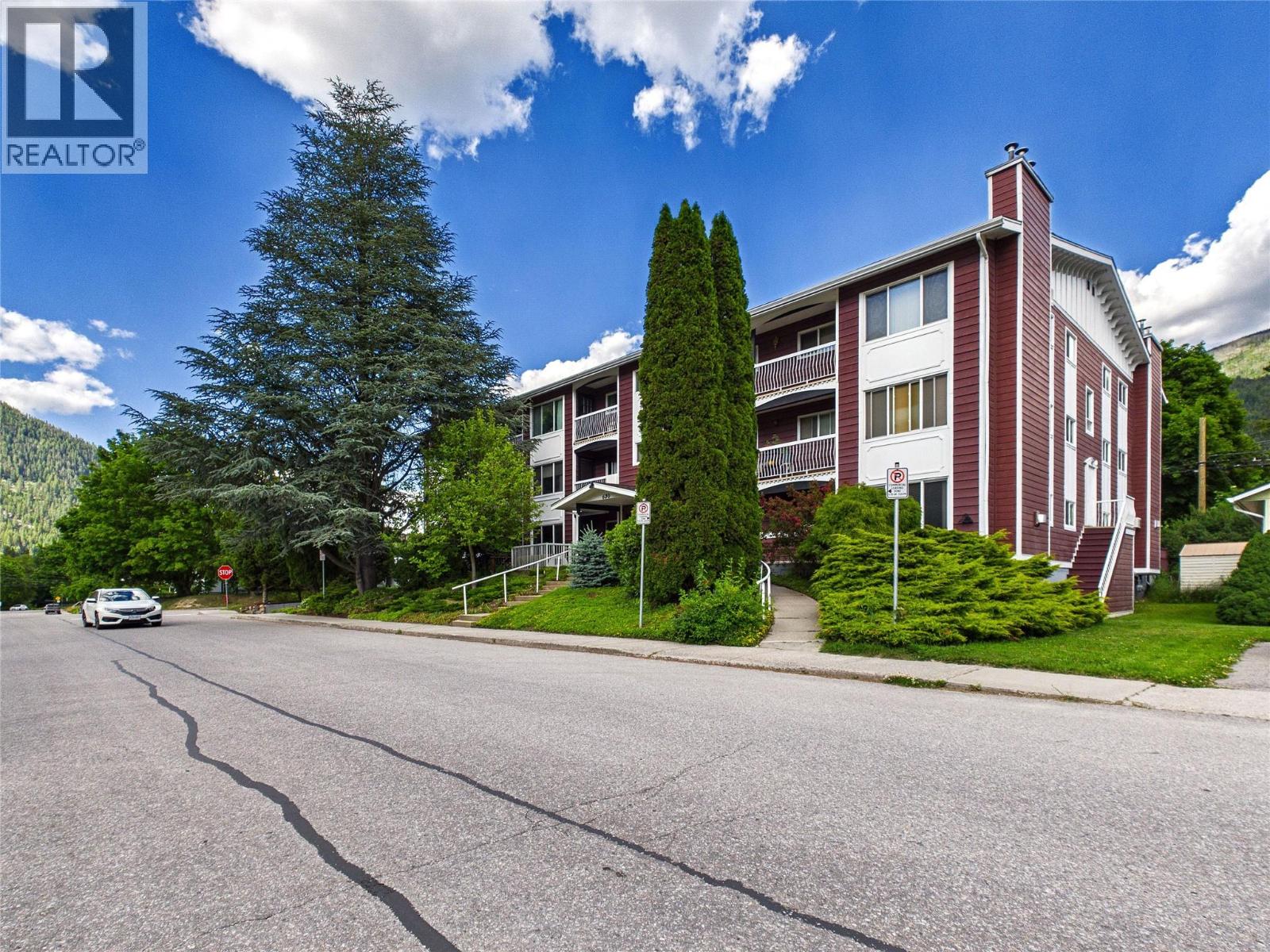 #304 620 Second Street - 23