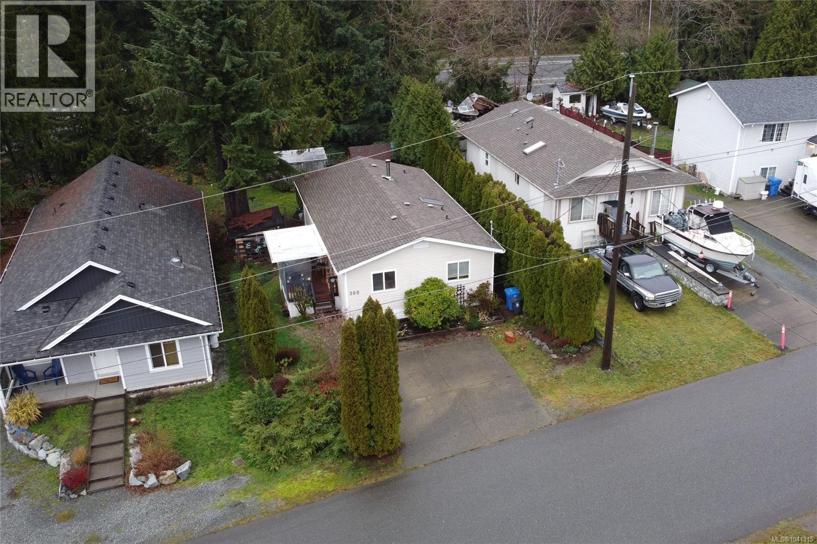 300 Lake Park Rd - 54
