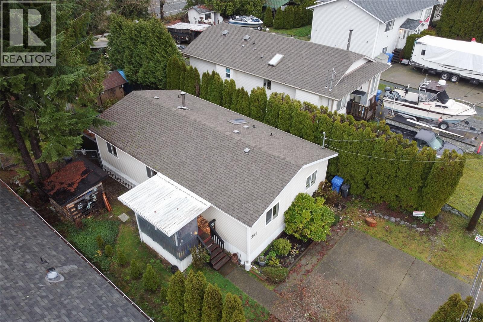 300 Lake Park Rd - 58