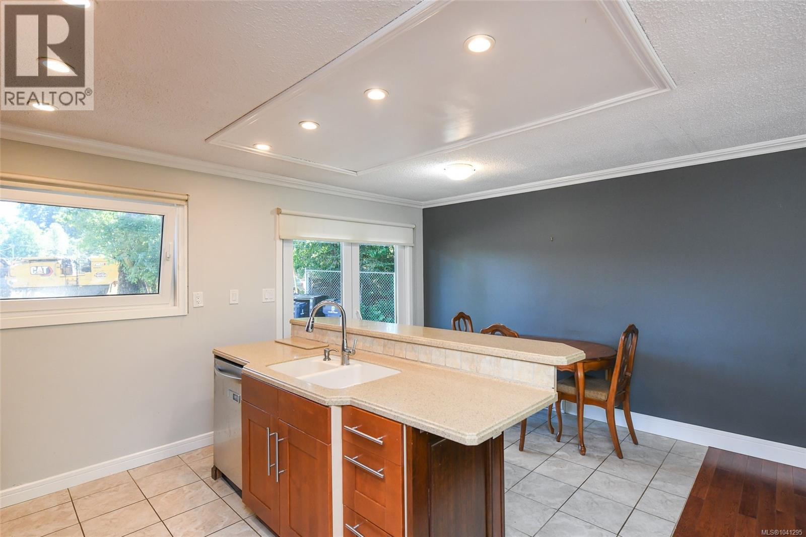 4857 Dundas Rd - 17