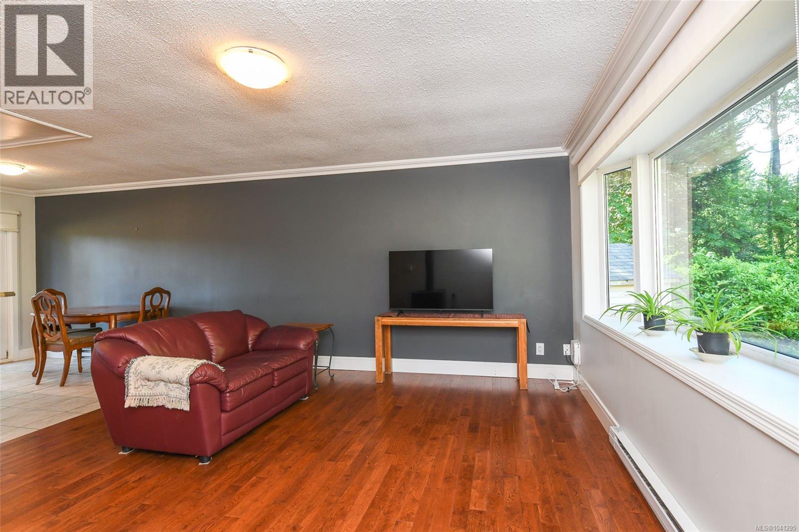 4857 Dundas Rd - 19