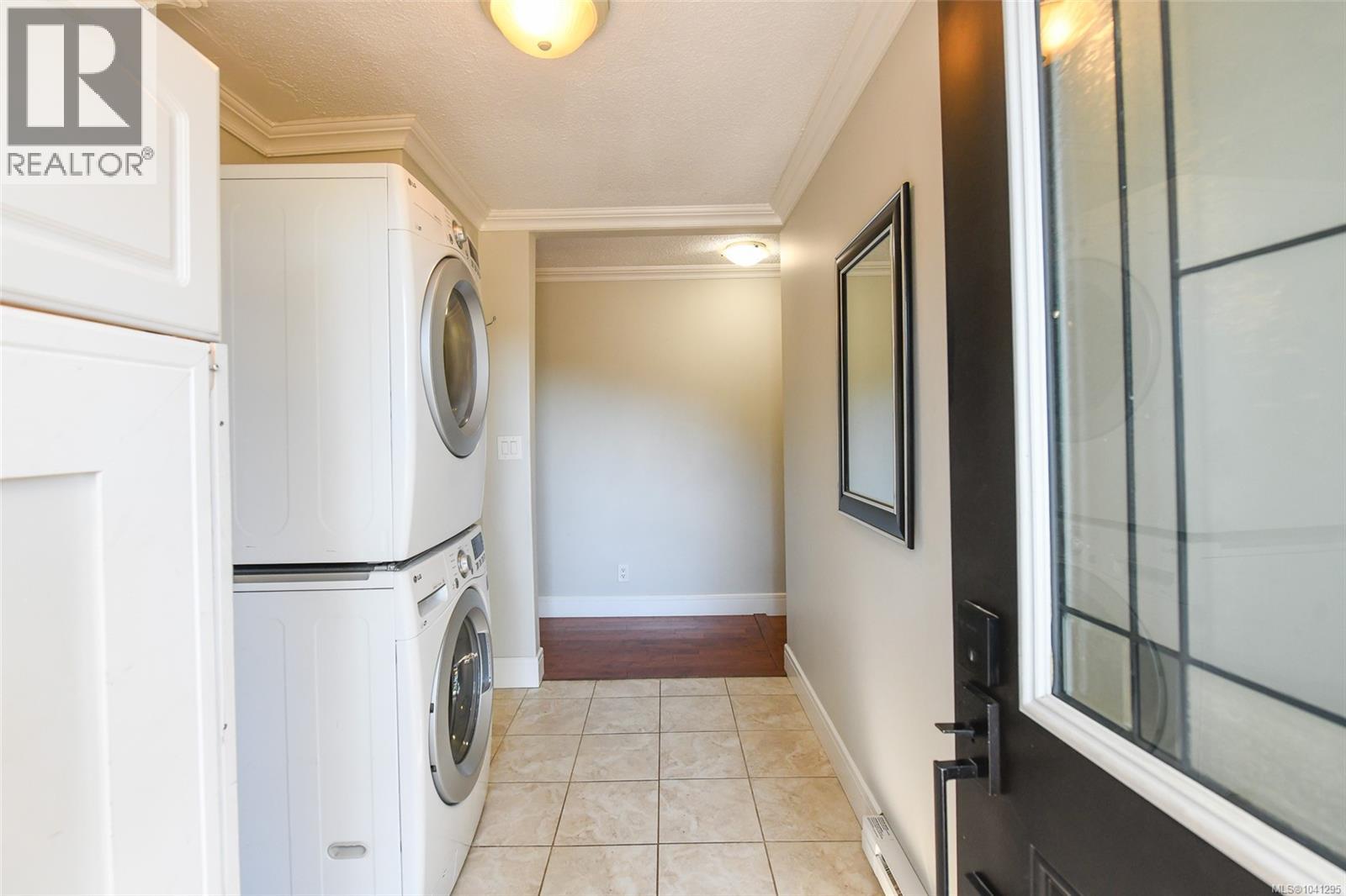4857 Dundas Rd - 24