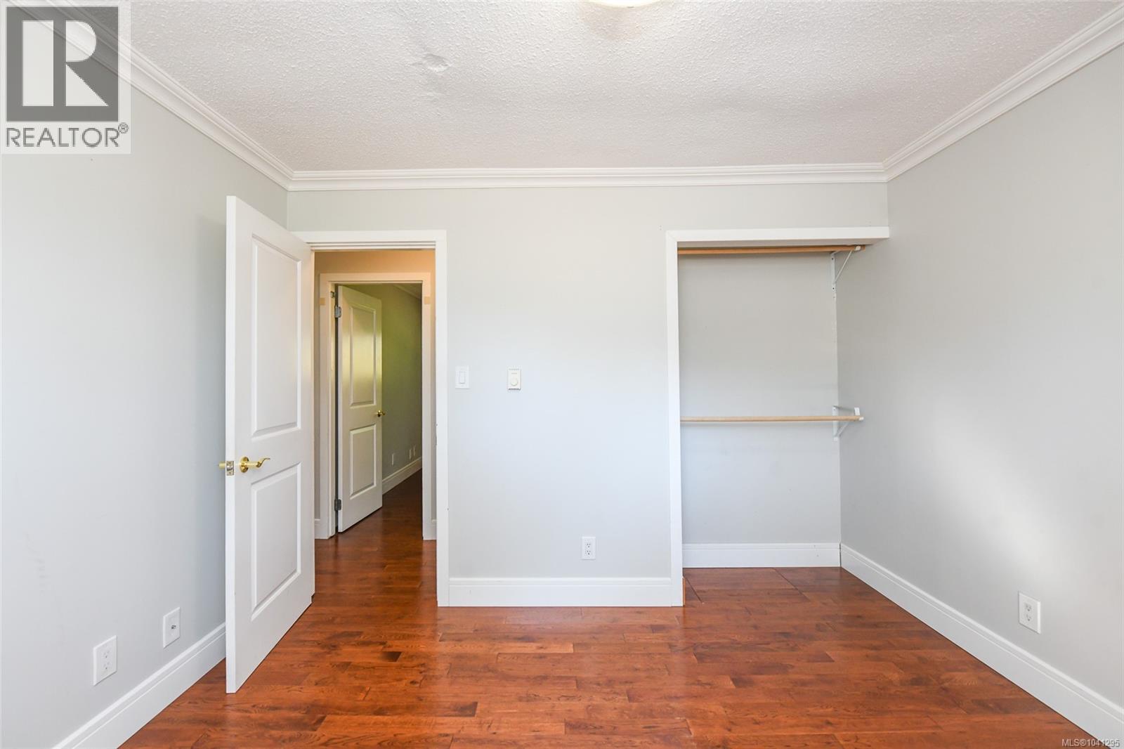 4857 Dundas Rd - 28