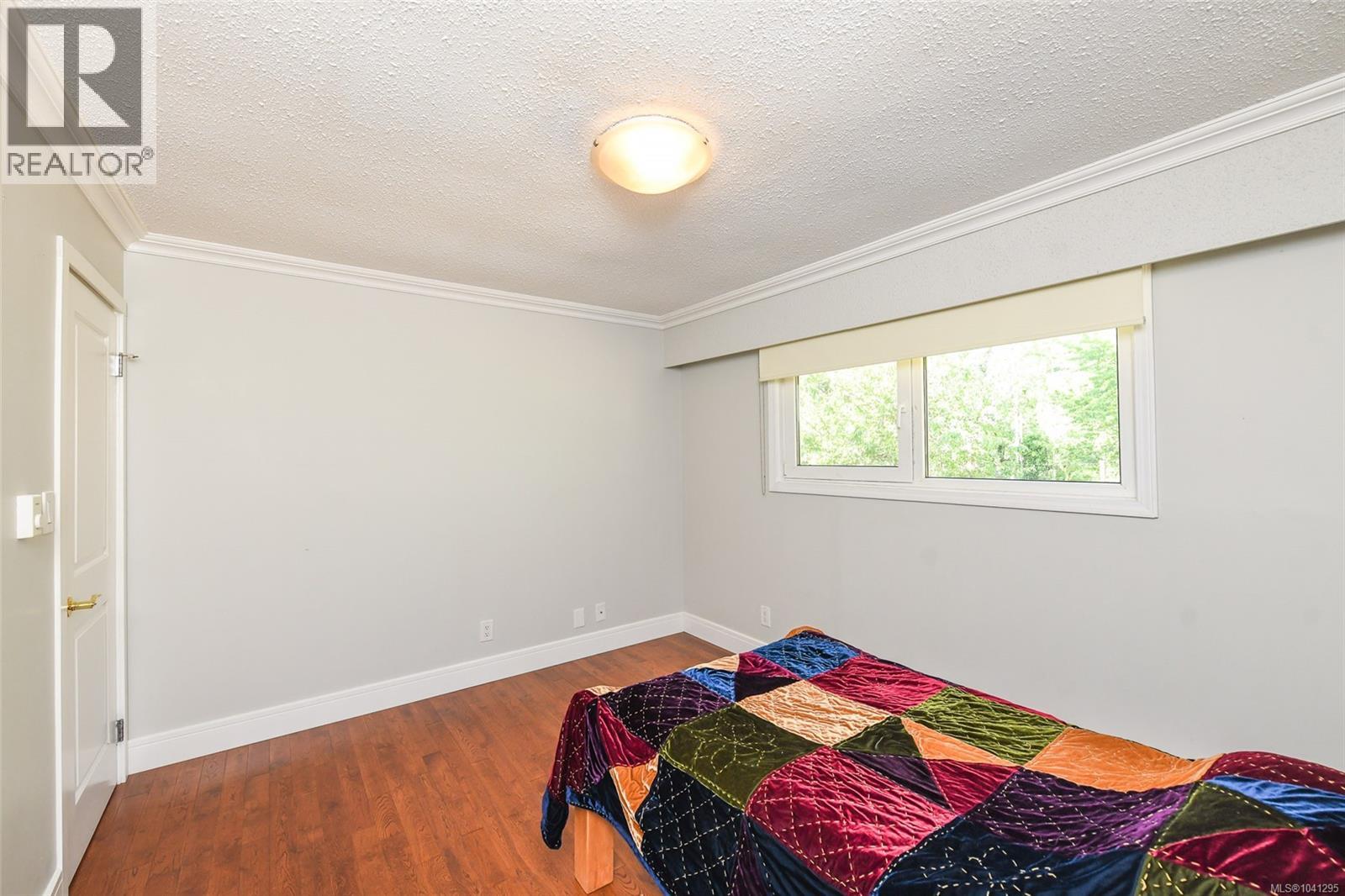 4857 Dundas Rd - 31