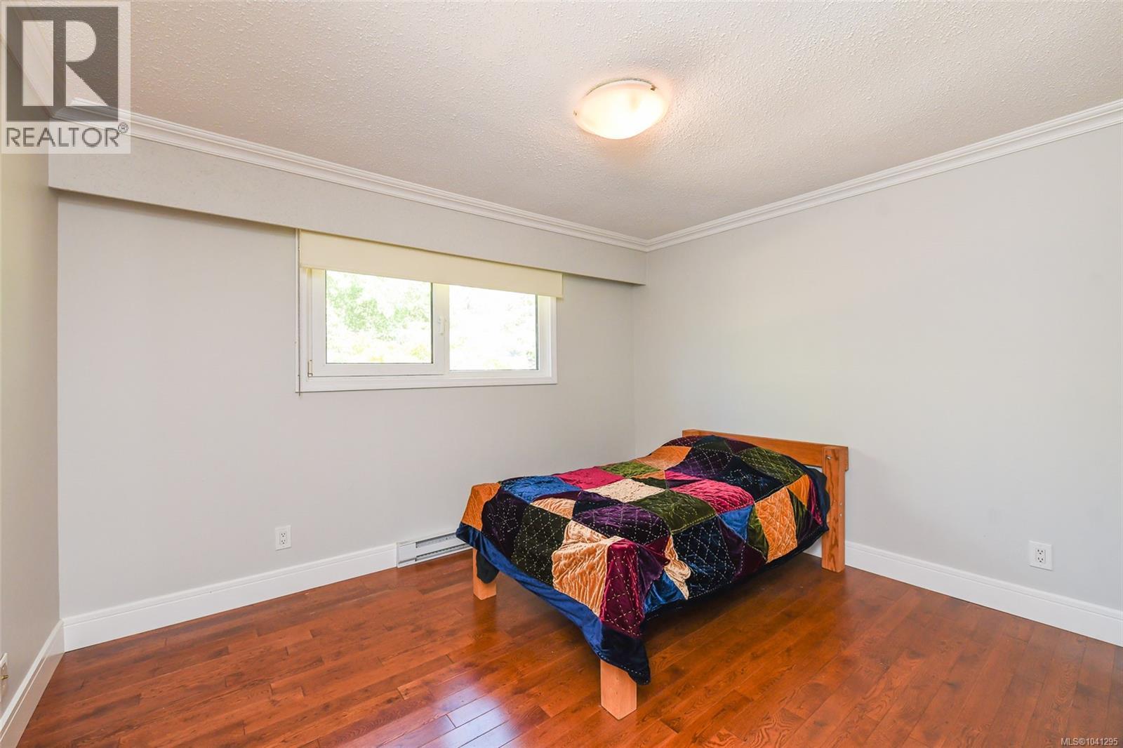 4857 Dundas Rd - 32