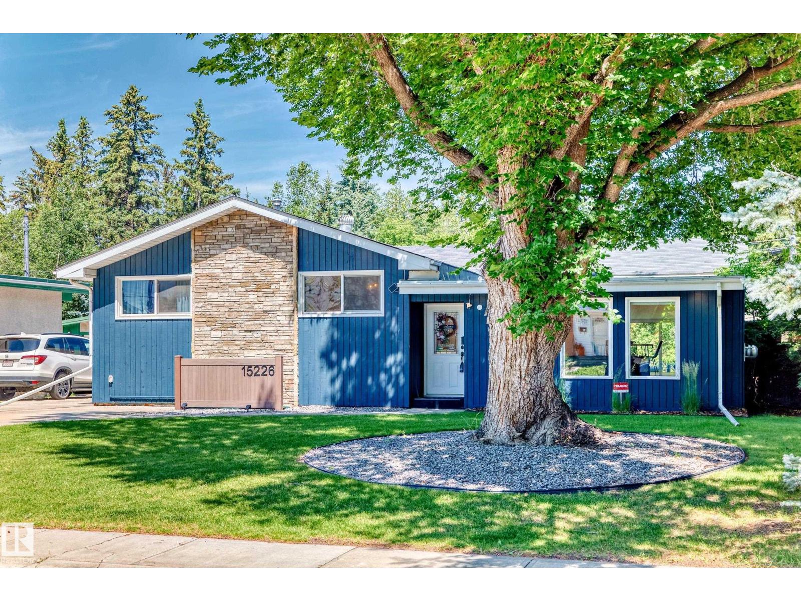 15226 81 AV NW - 1