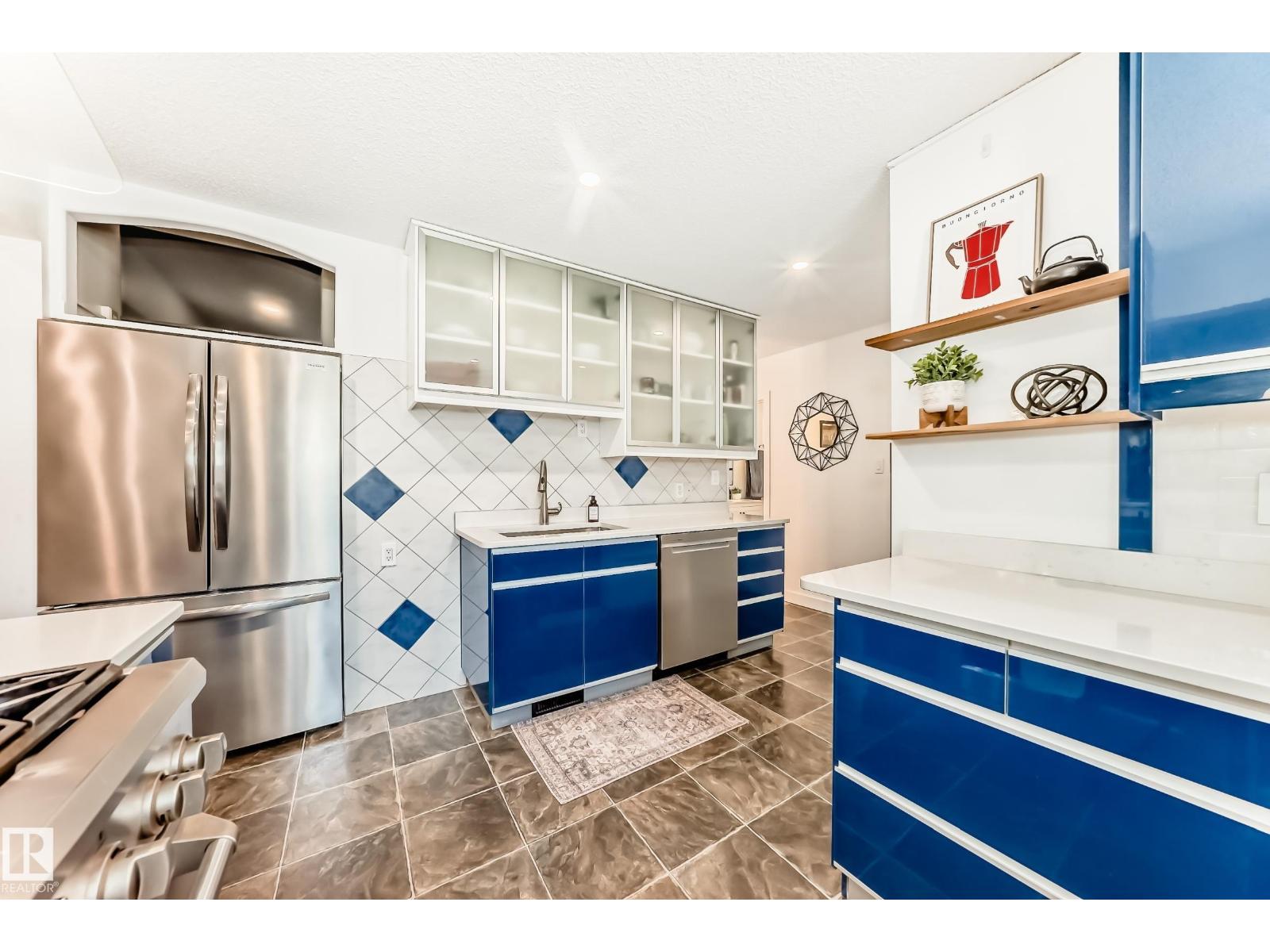 15226 81 AV NW - 9