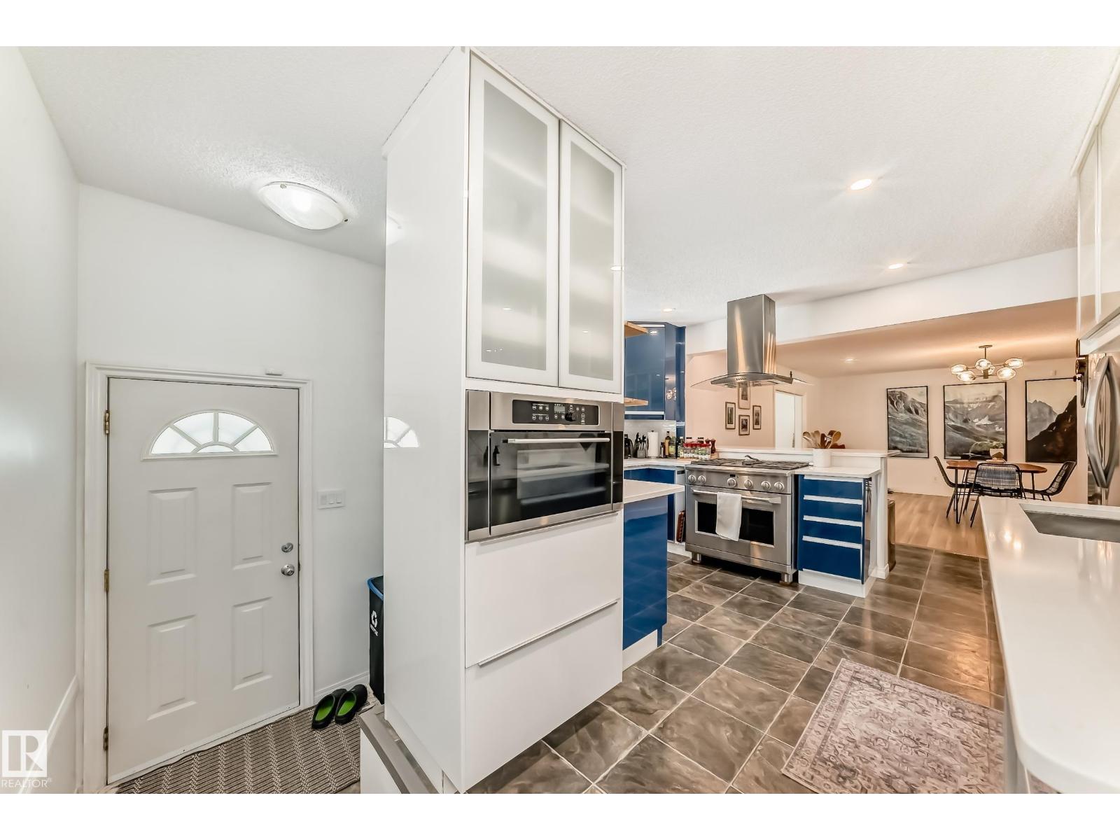 15226 81 AV NW - 12