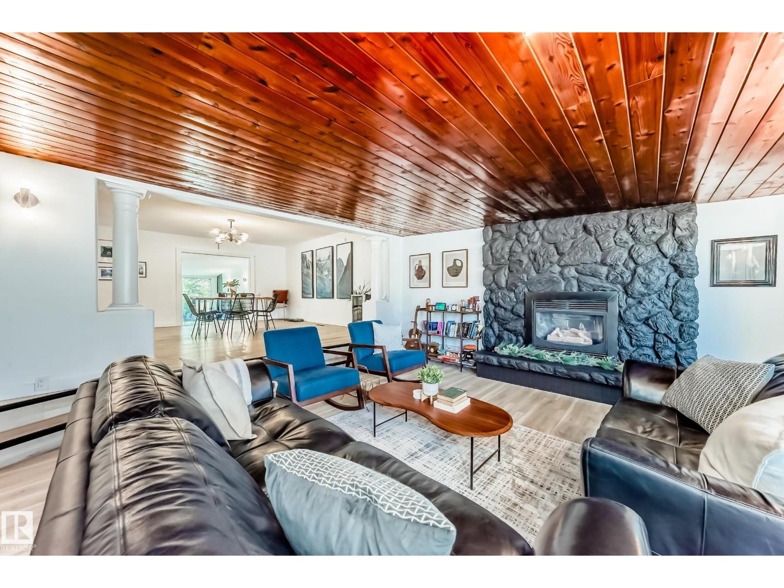 15226 81 AV NW - 16