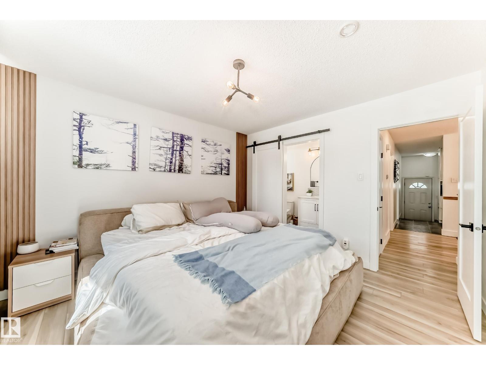 15226 81 AV NW - 23